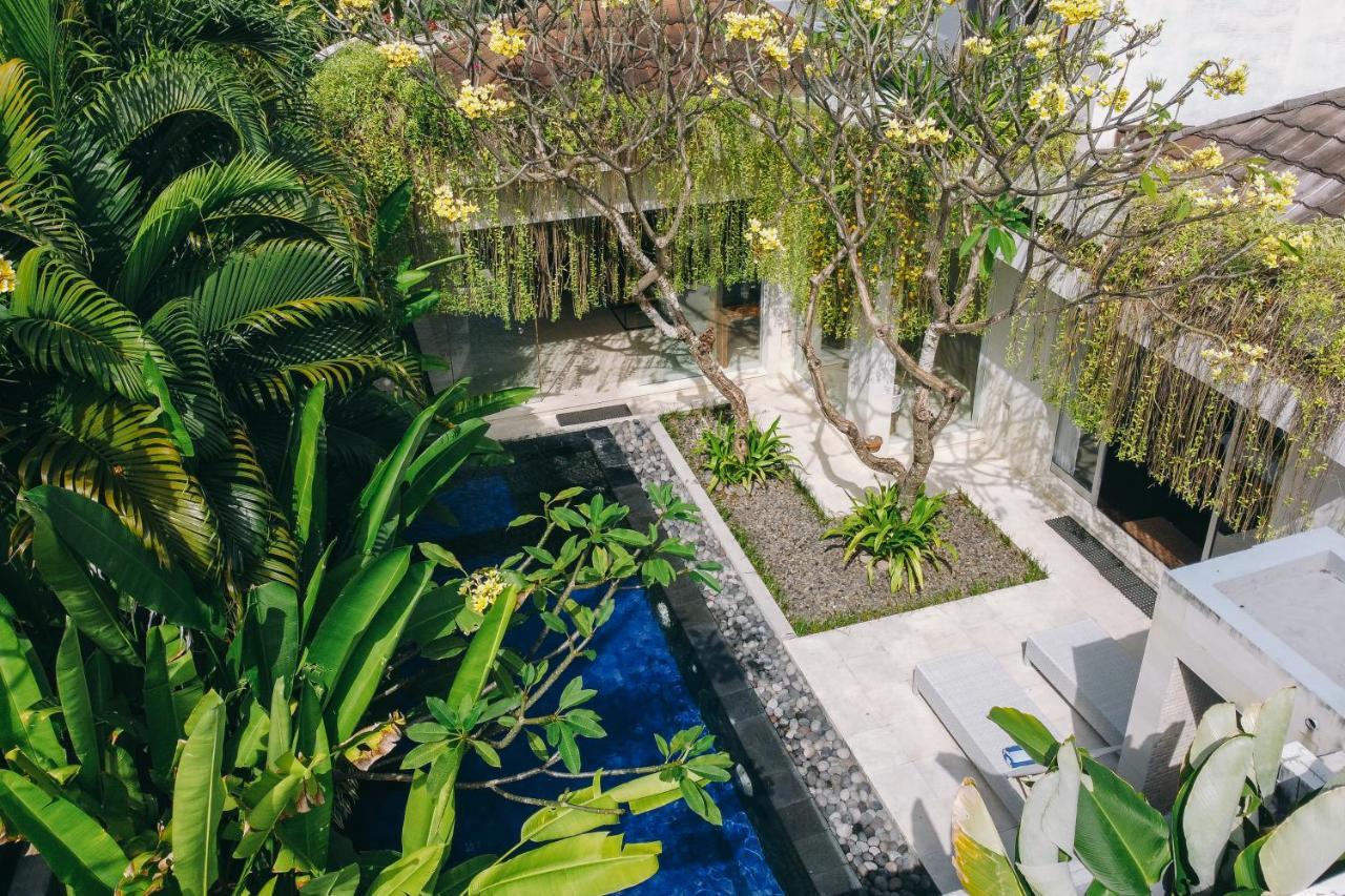 Villa Beach Front Kedonganan 2 Bedroom *